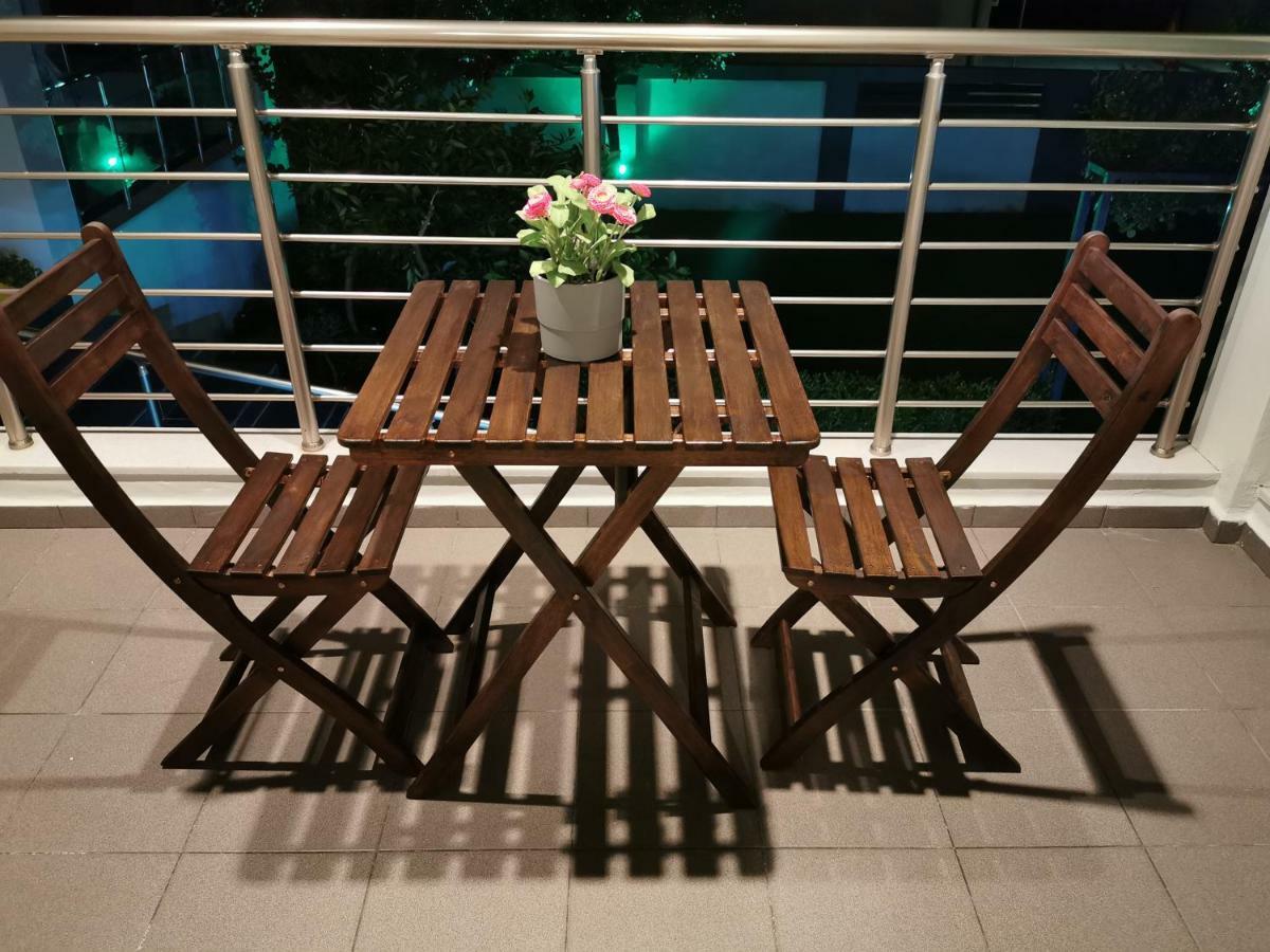 Pall'S Minimal Apartment เนอาเปรามอส ภายนอก รูปภาพ