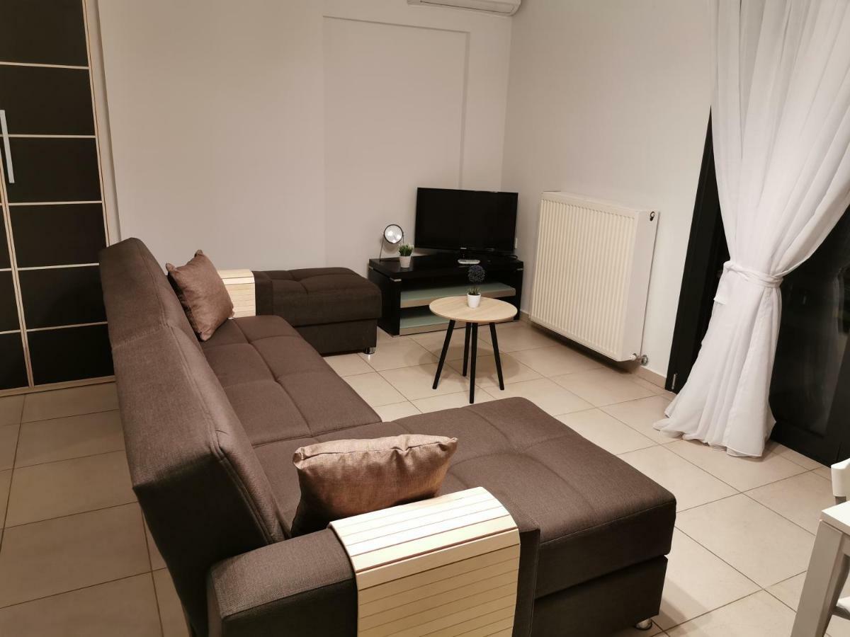 Pall'S Minimal Apartment เนอาเปรามอส ภายนอก รูปภาพ