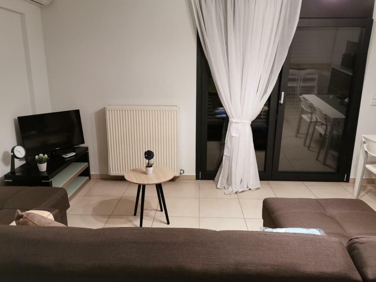 Pall'S Minimal Apartment เนอาเปรามอส ภายนอก รูปภาพ